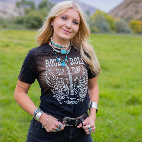 ROCK N ROLL Distressed Graphic Tee - Picture 7 of 8